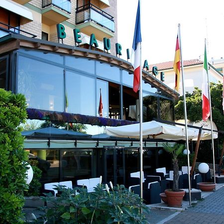 Hotel Beaurivage Fano Kültér fotó