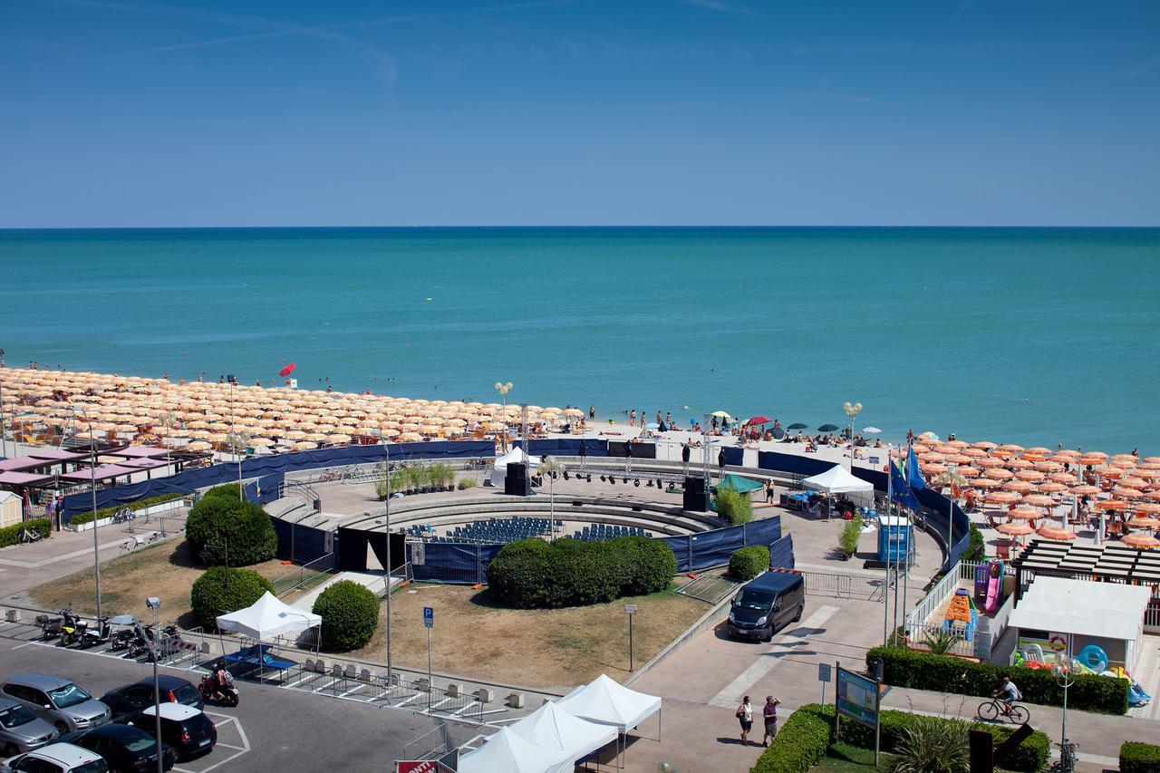 Hotel Beaurivage Fano Kültér fotó