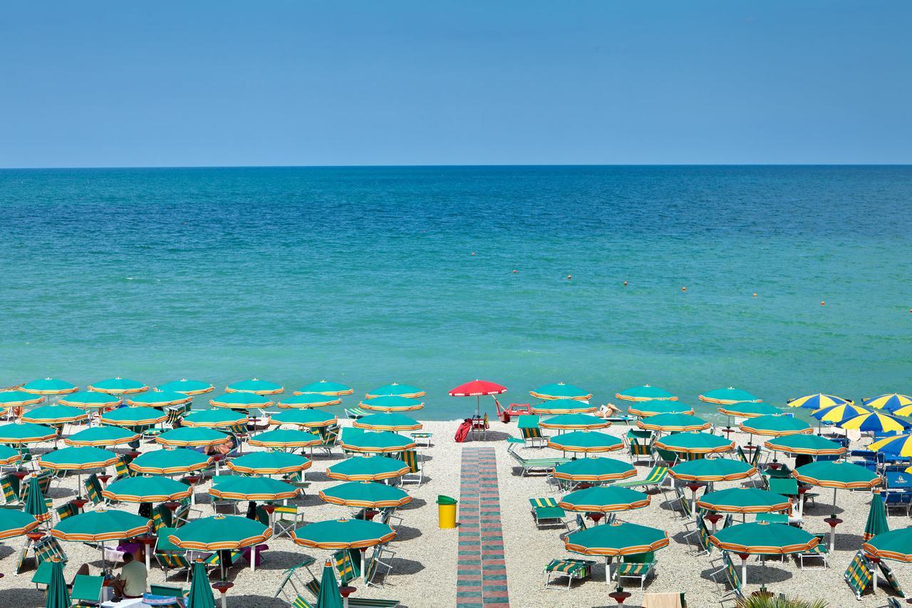 Hotel Beaurivage Fano Kültér fotó